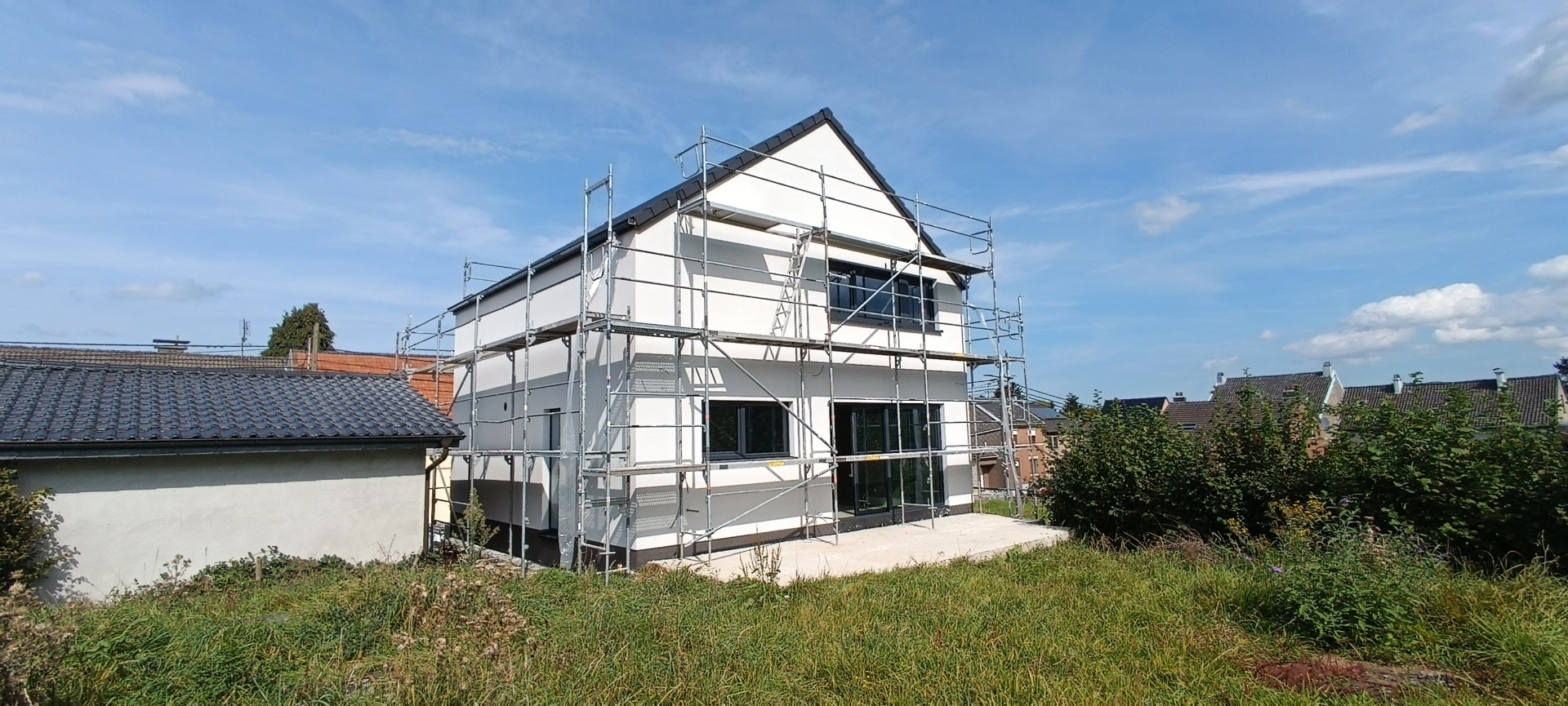 Intérieur moderne et sec après séchage Sechexpress – résultat final chantier Belgique